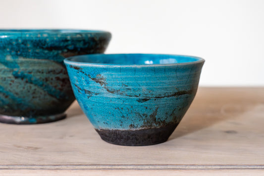 PAIR OF TURQUOISE POTTERY BOWLS, 20TH CENTURY