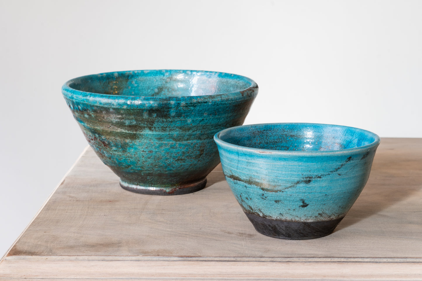 PAIR OF TURQUOISE POTTERY BOWLS, 20TH CENTURY