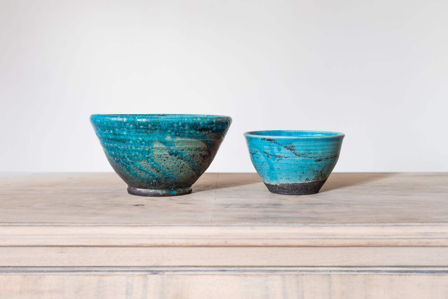 PAIR OF TURQUOISE POTTERY BOWLS, 20TH CENTURY