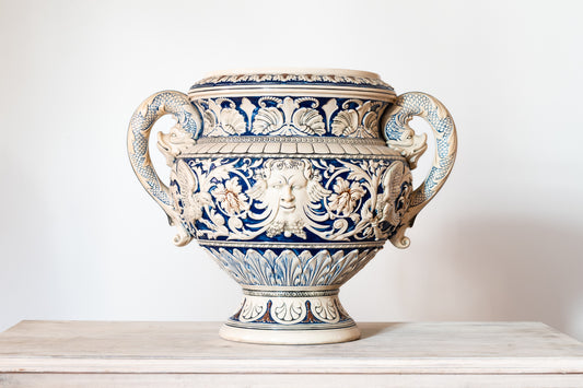 GRAND MAJOLICA JARDINIERE, 19TH CENTURY